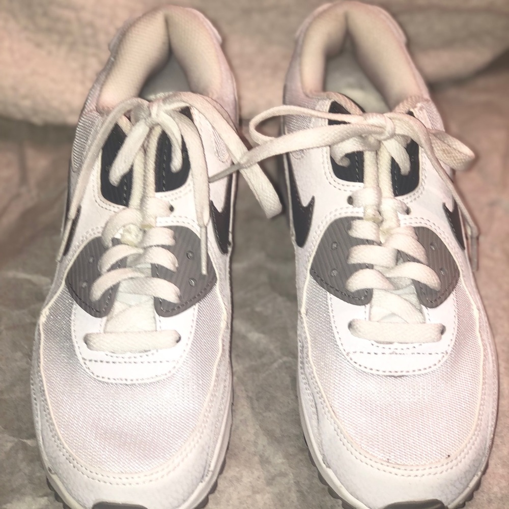 White nike AirMax for women